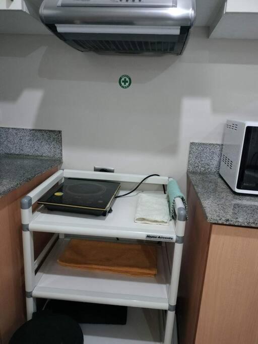Cubao Manhattan Heights, Unit 8Bc Tower B, 1 Br Manila Zewnętrze zdjęcie