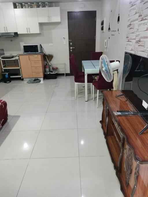 Cubao Manhattan Heights, Unit 8Bc Tower B, 1 Br Manila Zewnętrze zdjęcie
